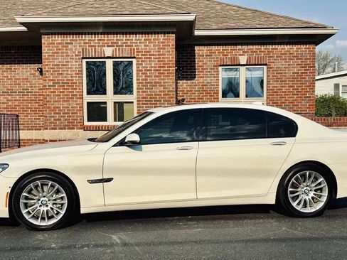 Used 2013 BMW 750Li image 7