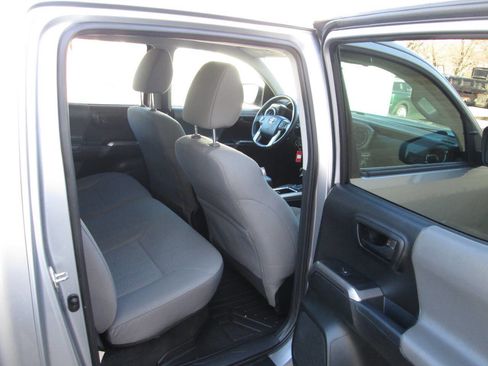 Used 2017 Toyota Tacoma SR5 w/ Tow Package image 22