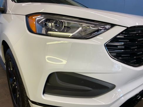 Used 2024 Ford Edge SE w/ Black Appearance Package image 2