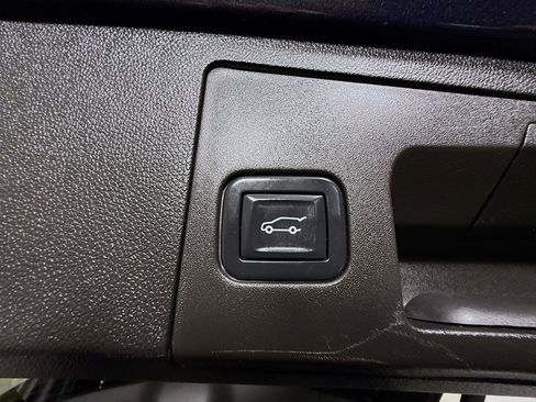 Used 2023 Cadillac XT4 Sport FWD image 41