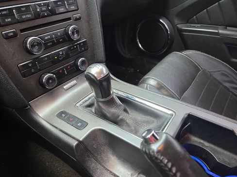 Used 2013 Ford Mustang Premium RWD image 15