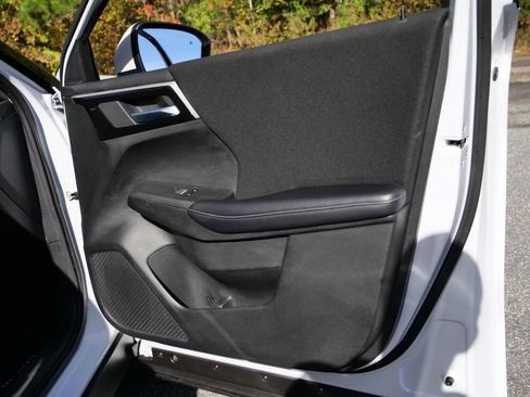 Used 2024 Mitsubishi Outlander ES image 42