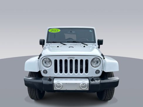 Used 2015 Jeep Wrangler Unlimited Sahara w/ Connectivity Group image 8