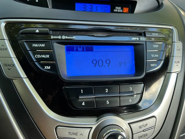 Used 2013 Hyundai Elantra GLS w/ Preferred Pkg FWD image 12