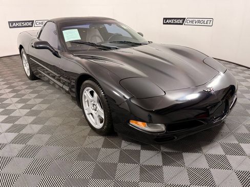 Used 1998 Chevrolet Corvette Coupe w/ Roof Pkg RWD image 9