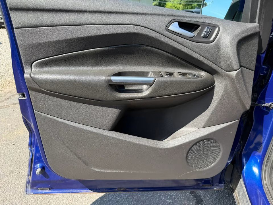 Used 2015 Ford Escape SE AWD/4WD image 12