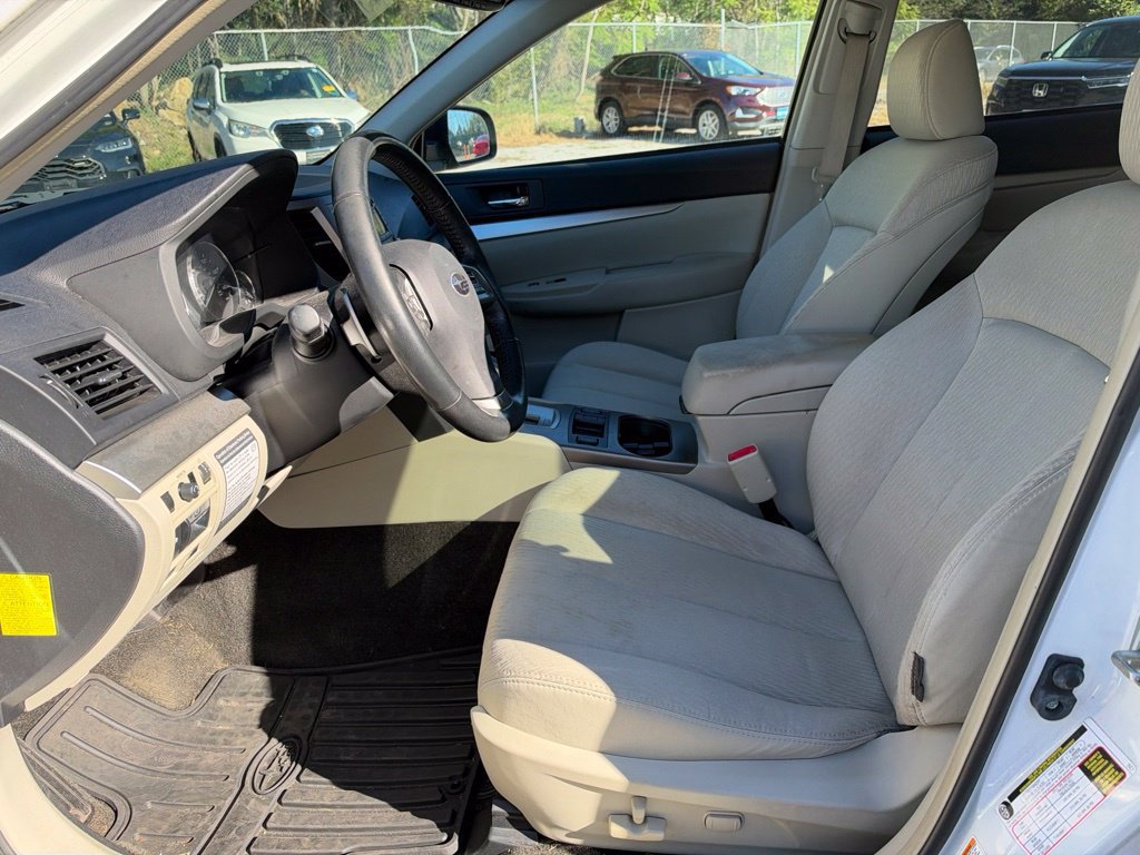 Used 2012 Subaru Outback 2.5i Premium AWD/4WD image 4