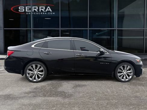Used 2017 Chevrolet Malibu Premier w/ Premier Sun and Wheel Package FWD image 6