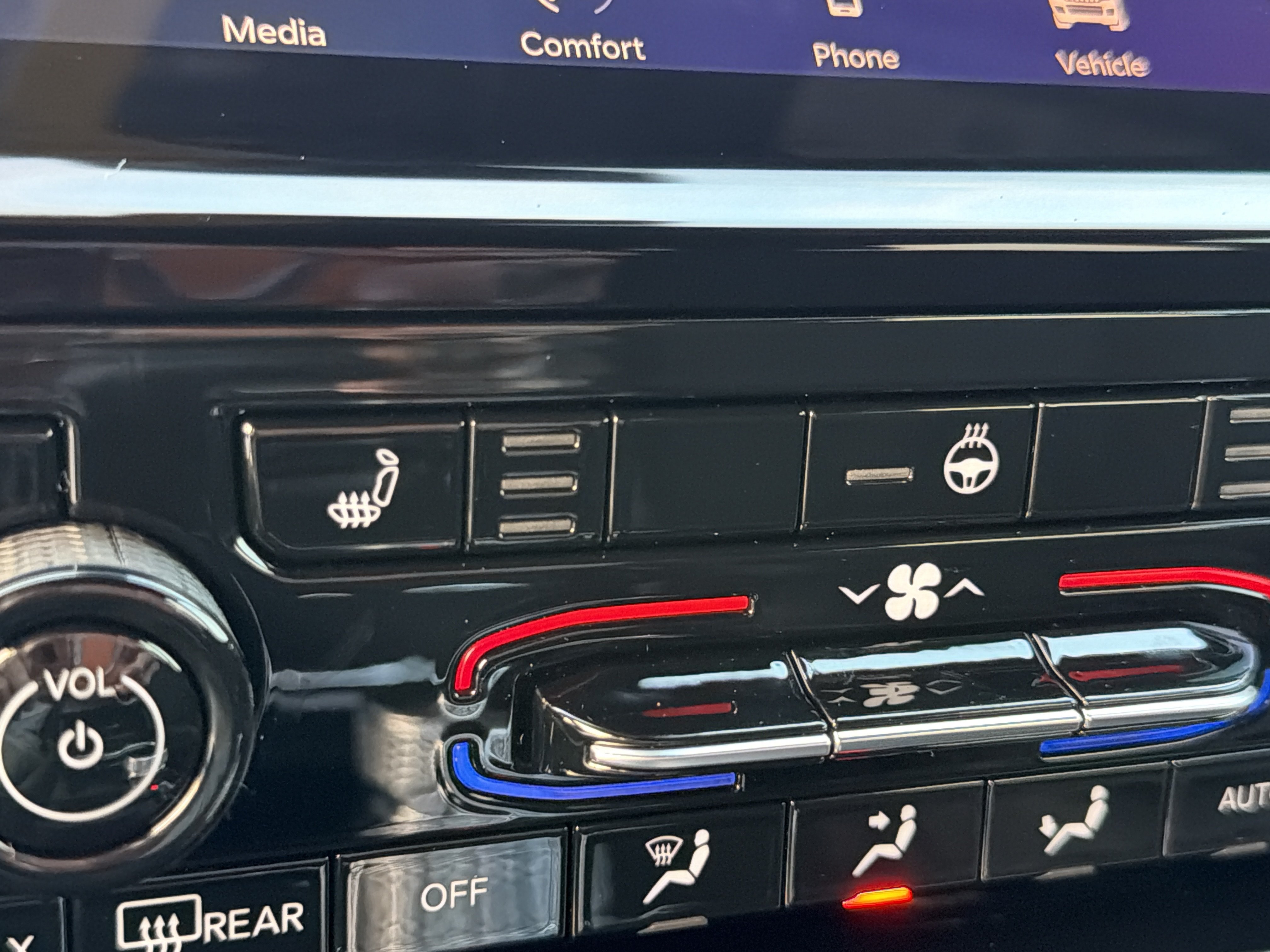 New 2027 Jeep Grand Cherokee Laredo X RWD image 31