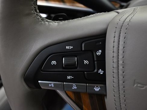 Used 2022 Cadillac Escalade Sport Platinum w/ LPO, Floor Liner Package AWD/4WD image 37