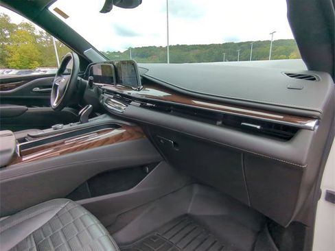 Used 2022 Cadillac Escalade Premium Luxury Platinum image 30