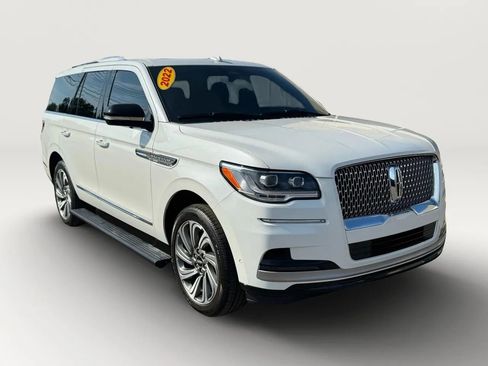 Used 2022 Lincoln Navigator Reserve image 5