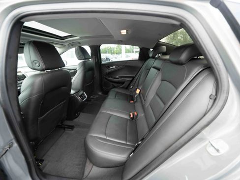 Used 2018 Chevrolet Malibu Premier w/ Premier Sun and Wheel Package FWD image 23