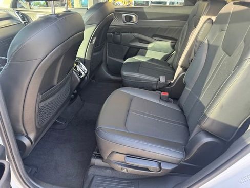 Used 2023 Kia Sorento SX image 14