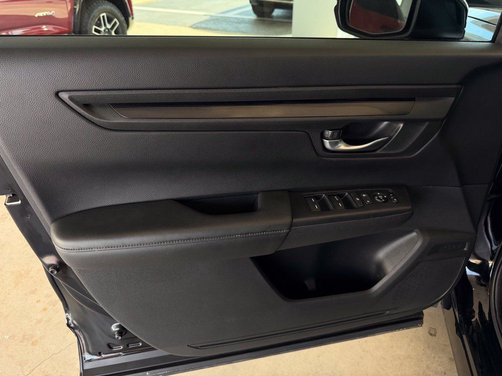 Used 2024 Honda CR-V LX image 12