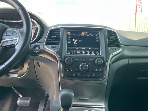 Used 2018 Jeep Grand Cherokee Altitude image 16