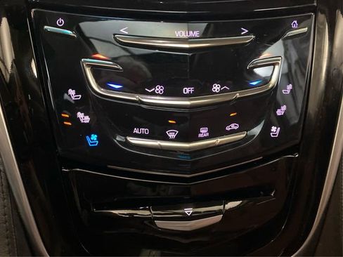 Used 2018 Cadillac Escalade ESV Premium Luxury image 32