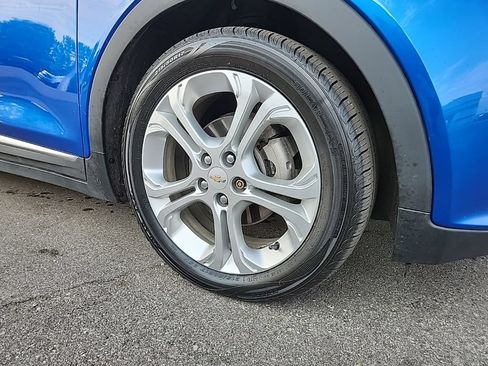 Used 2020 Chevrolet Bolt LT FWD image 4