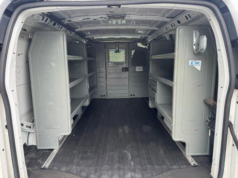 Used 2012 Chevrolet Express 2500 image 17