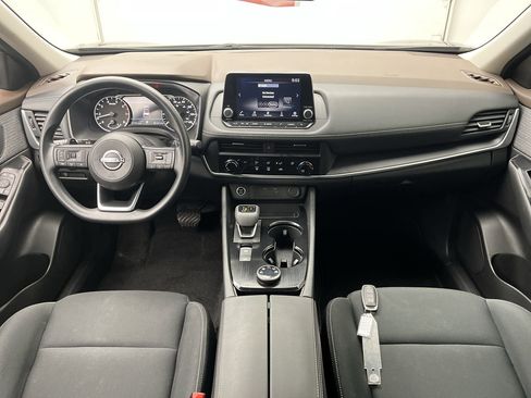 Used 2023 Nissan Rogue S image 4