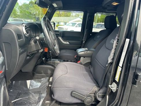 Used 2014 Jeep Wrangler Unlimited Rubicon w/ Connectivity Group image 12