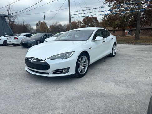 Used 2014 Tesla Model S 60 image 9