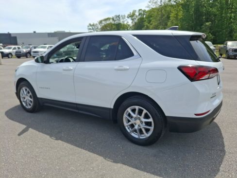 Used 2023 Chevrolet Equinox LT AWD/4WD image 4