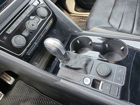 Used 2023 Volkswagen Atlas Cross Sport SEL Premium R-Line image 11