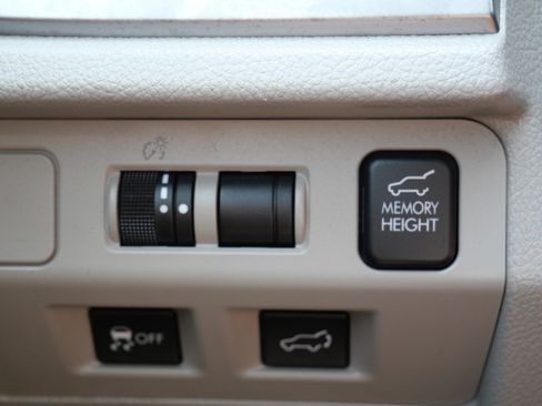Used 2016 Subaru Forester 2.5i Limited w/ Popular Package #2 AWD/4WD image 26