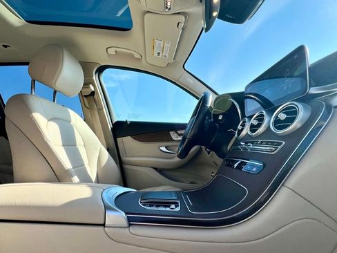 Certified 2022 Mercedes-Benz GLC 300 4MATIC image 17