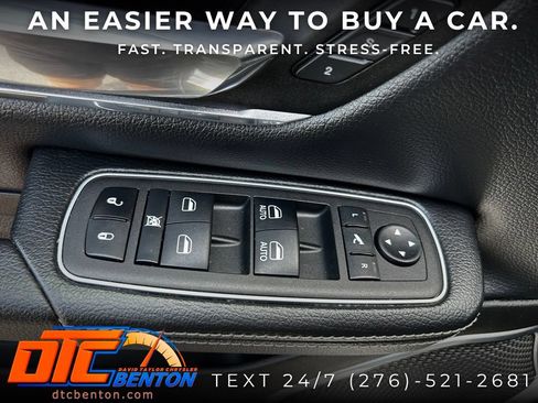 Used 2023 RAM 1500 Laramie AWD/4WD image 12