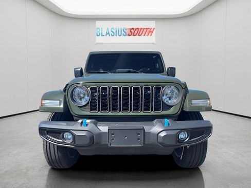 Used 2024 Jeep Wrangler Unlimited w/ Convenience Group AWD/4WD image 8