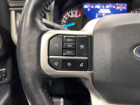 Used 2024 Ford Expedition Max XLT image 10