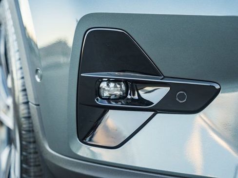 New 2026 Volvo XC40 B5 Ultra w/ Protection Package Premier image 14