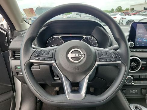 Used 2024 Nissan Sentra SV FWD image 19