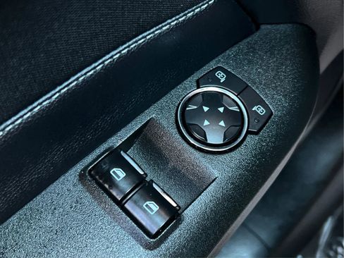 Used 2018 Ford Mustang GT RWD image 36