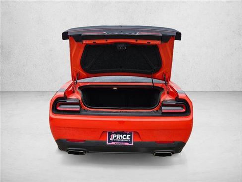 Used 2016 Dodge Challenger R/T Scat Pack w/ Leather Interior Group RWD image 8