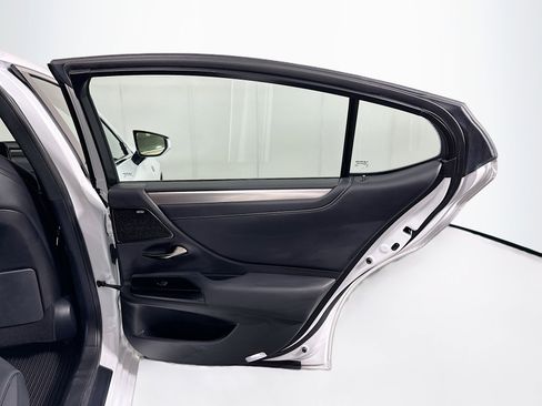 Used 2023 Lexus ES 300h F Sport image 30