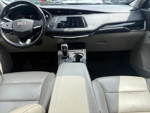 Used 2021 Cadillac XT4 Premium Luxury w/ Cold Weather Package FWD image 21