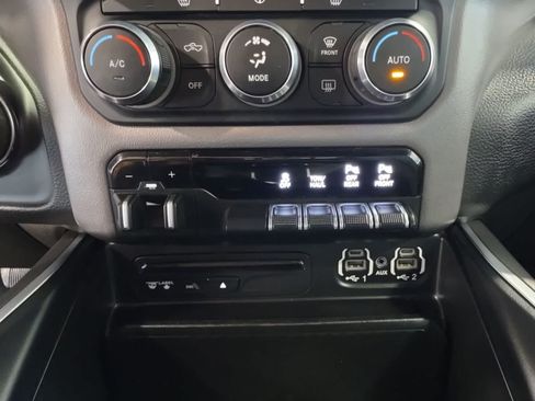 Used 2019 RAM 1500 Big Horn AWD/4WD image 25