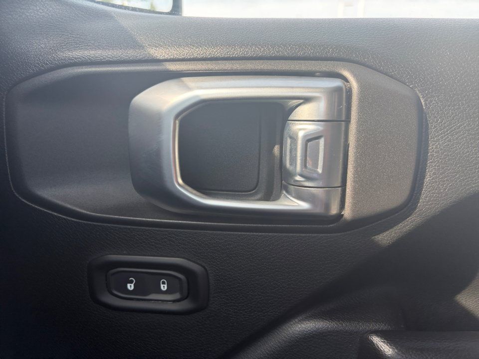 Used 2020 Jeep Wrangler Unlimited Sport AWD/4WD image 35