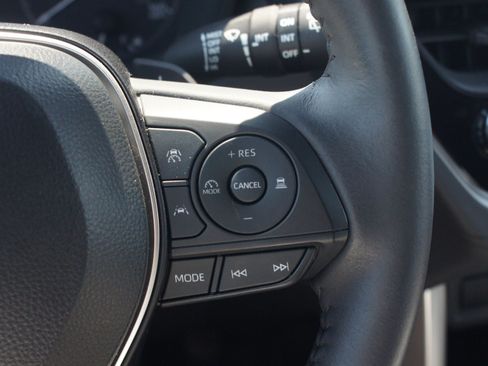 Used 2024 Toyota Corolla Cross AWD Hybrid image 9