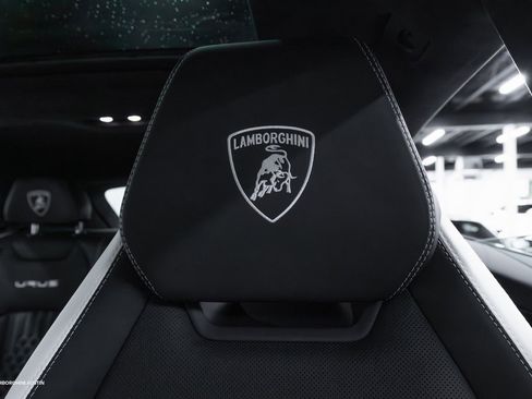 Used 2023 Lamborghini Urus S image 32