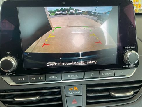 Used 2021 Nissan Altima 2.5 SV FWD image 15