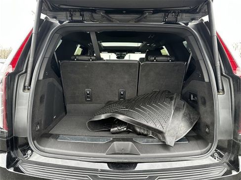 Used 2023 Cadillac Escalade Premium Luxury image 44