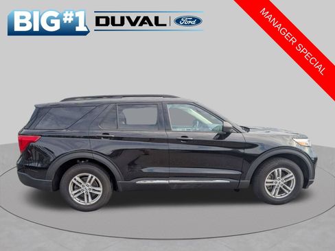 Used 2023 Ford Explorer XLT w/ Equipment Group 202A AWD/4WD image 3