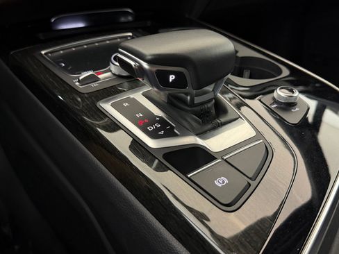 Used 2019 Audi Q7 3.0T Prestige w/ Prestige Package AWD/4WD image 26