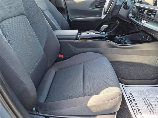 Used 2025 Toyota Prius LE FWD image 19