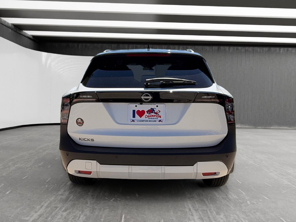 Used 2026 Nissan Kicks SV FWD image 4