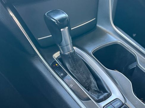 Used 2018 Honda Accord Sport image 22